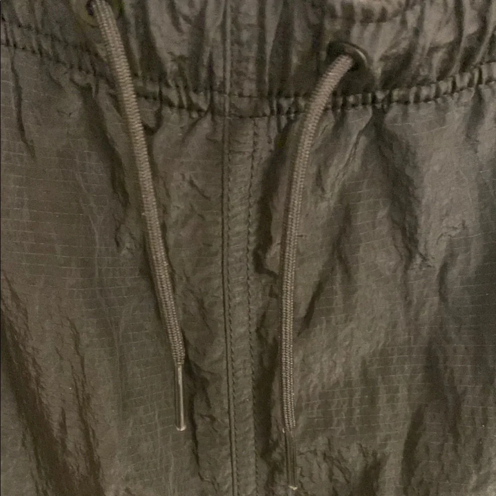 NWT GAP boys Large Black Cargo Swim Shorts